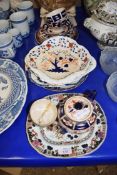 MIXED LOT: 19TH CENTURY DINNER WARES TO INCLUDE DERBY