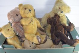 COLLECTION OF SEVEN VINTAGE AND ANTIQUE TEDDY BEARS