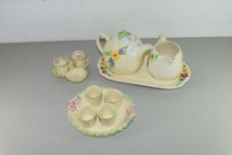 MIXED LOT: CERAMICS TO INCLUDE A KENSINGTON EGG CRUET, WETHERBY TEA SET ETC