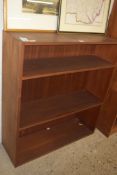 MAHOGANY FINISH BOOKCASE, 94CM WIDE