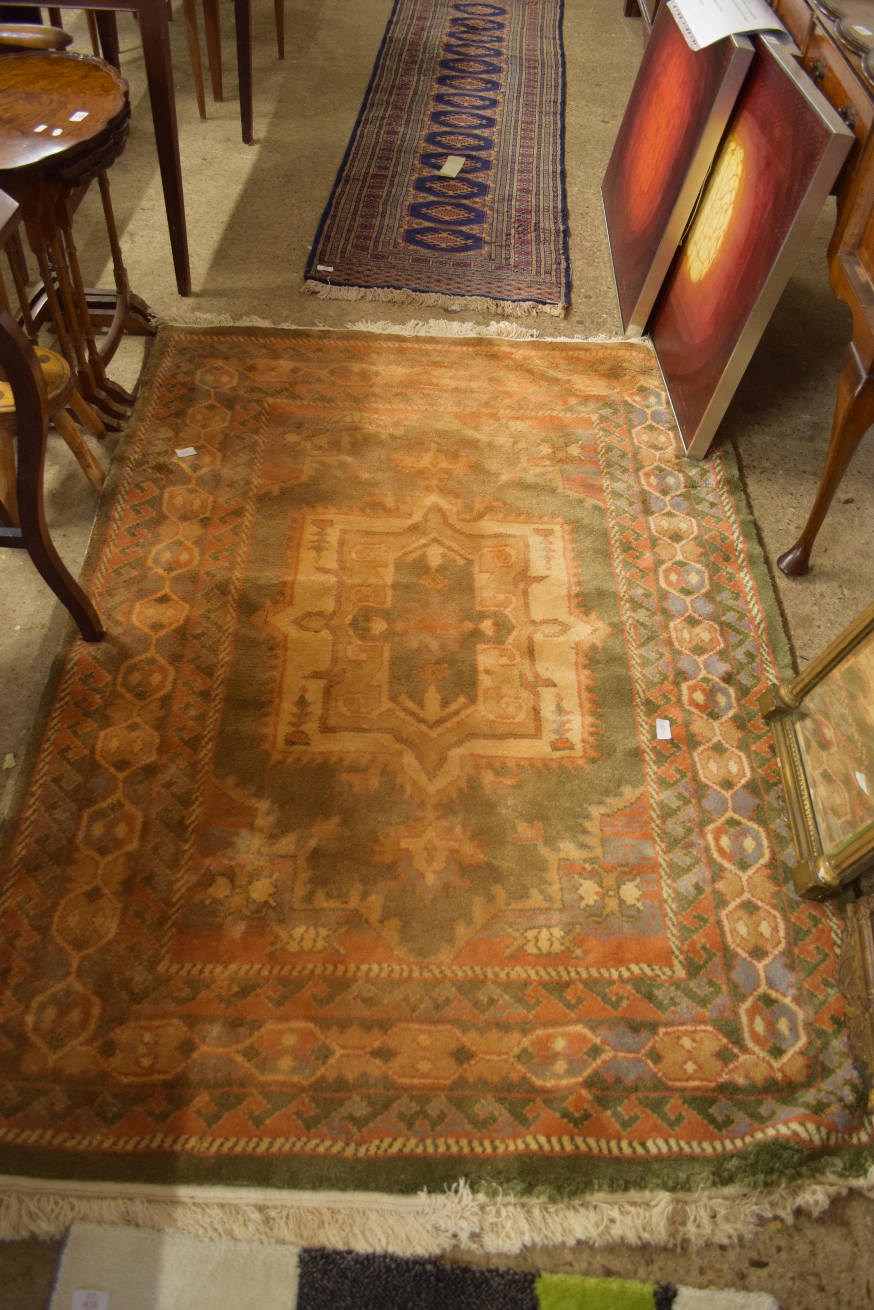 MODERN WOOL FLOOR DECORATED WITH LARGE CENTRAL MEDALLION, 170CM LONG