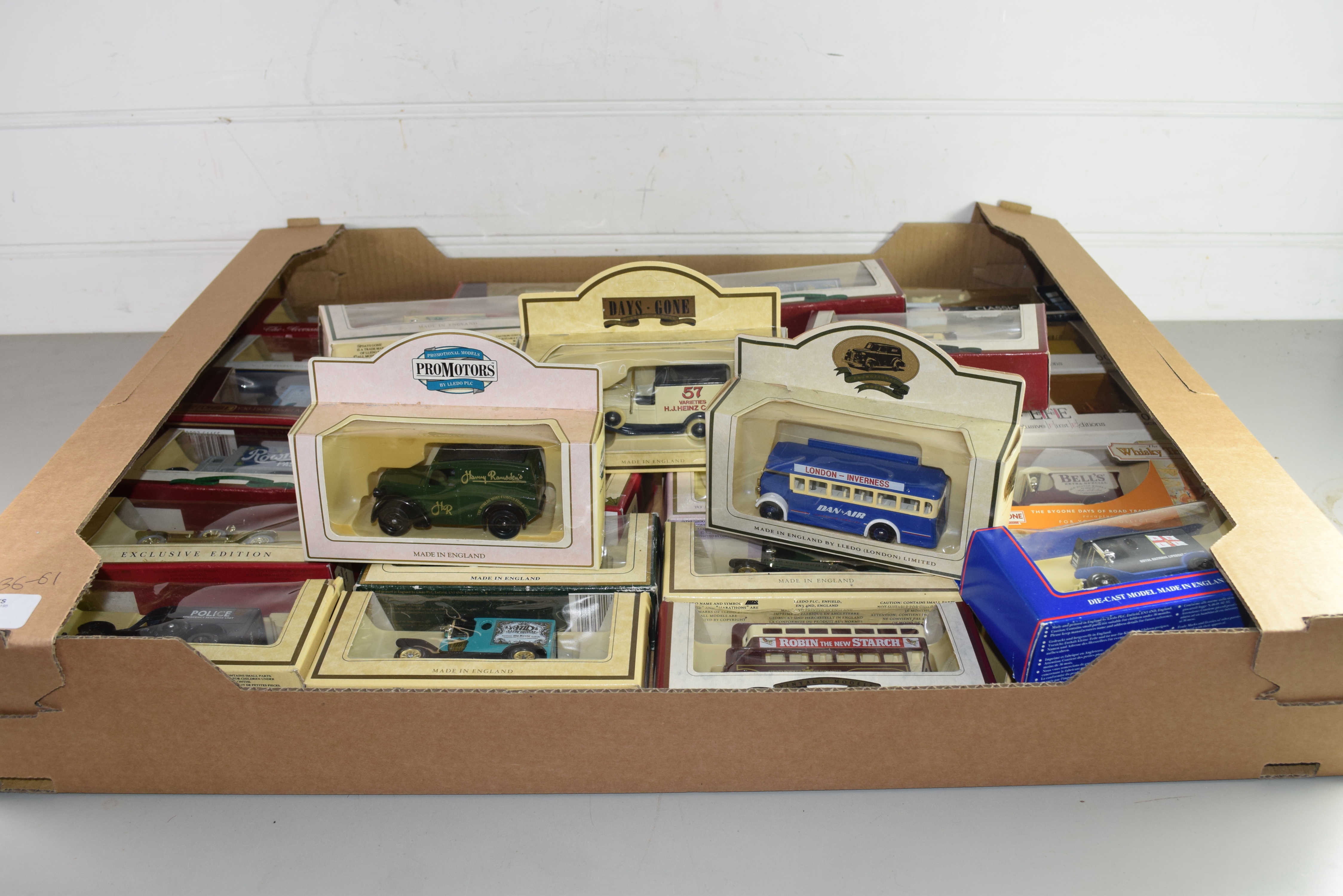 BOX OF MODERN BOXED TOY VEHICLES TO INCLUDE MATCHBOX, LLEDO, DAYS GONE BY ETC