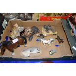 MIXED LOT: MODEL ANIMALS