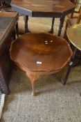 EARLY 20TH CENTURY WALNUT VENEERED CIRCULAR COFFEE TABLE, 60CM DIAM