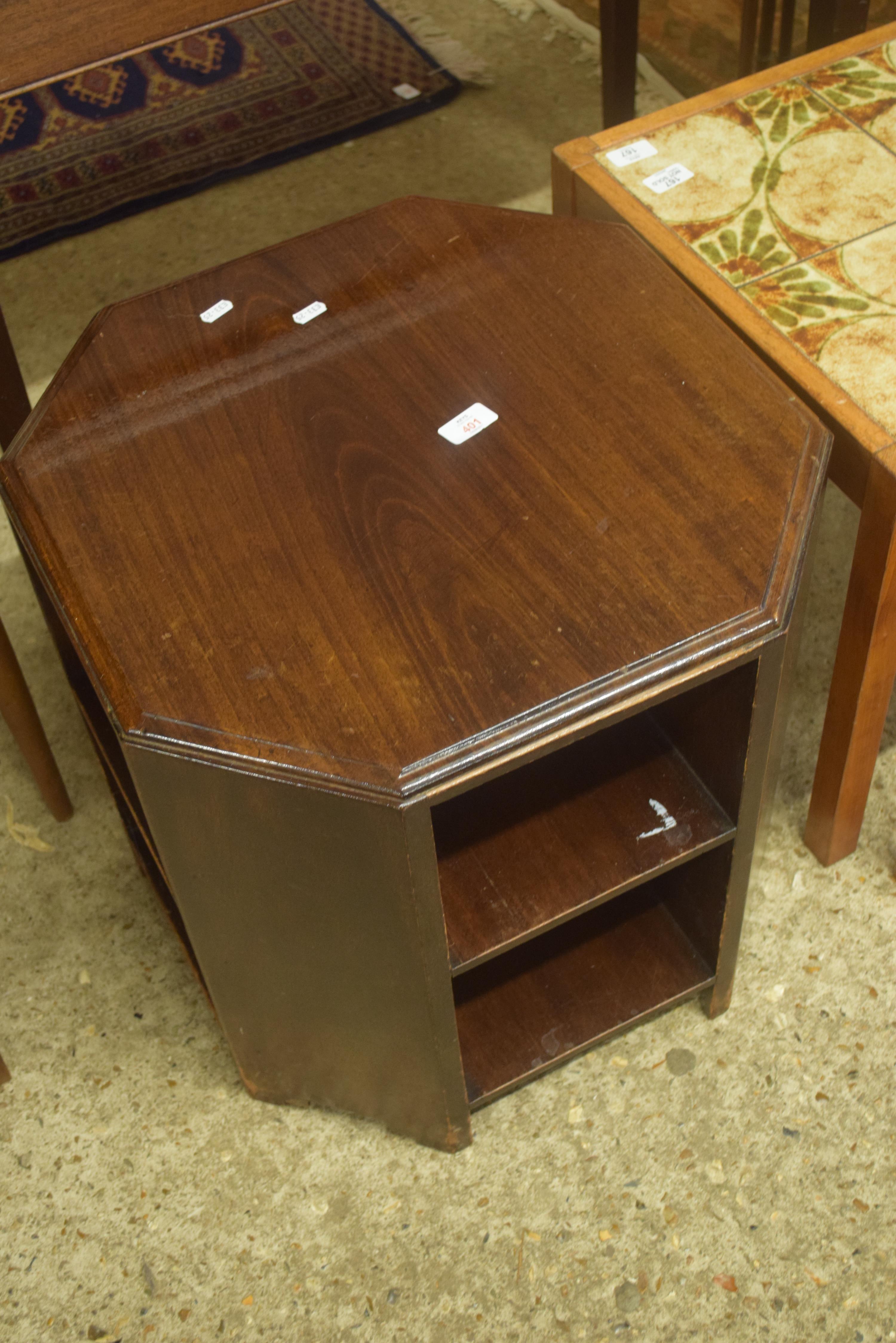 EARLY 20TH CENTURY MAHOGANY OCTAGONAL OCCASIONAL TABLE WITH SHELVING BASE, 50CM WIDE