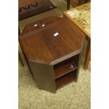 EARLY 20TH CENTURY MAHOGANY OCTAGONAL OCCASIONAL TABLE WITH SHELVING BASE, 50CM WIDE