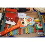 BOX CONTAINING VINTAGE TOYS TO INCLUDE XYLOPHONES, CHAD VALLEY GUITAR, CHILDS TOY ST MICHAEL CASH