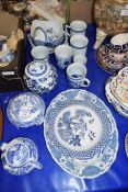 MIXED LOT: BLUE AND WHITE TABLE WARES
