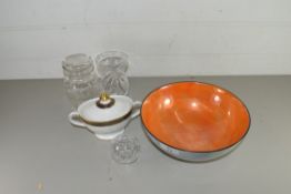 MIXED LOT: ROYAL DOULTON HARLOW PATTERN SUGAR BASIN TOGETHER WITH A CROWN DUCAL LUSTRE FINISH