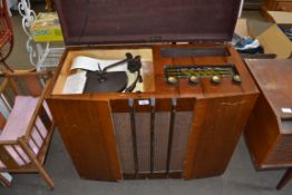 VINTAGE WESTMINSTER RADIOGRAM FITTED WITH A RC120 RECORD PLAYER, 84CM WIDE