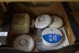 BOX OF MIXED SMOKE ALARMS