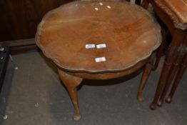 WALNUT VENEERED COFFEE TABLE, 58CM WIDE