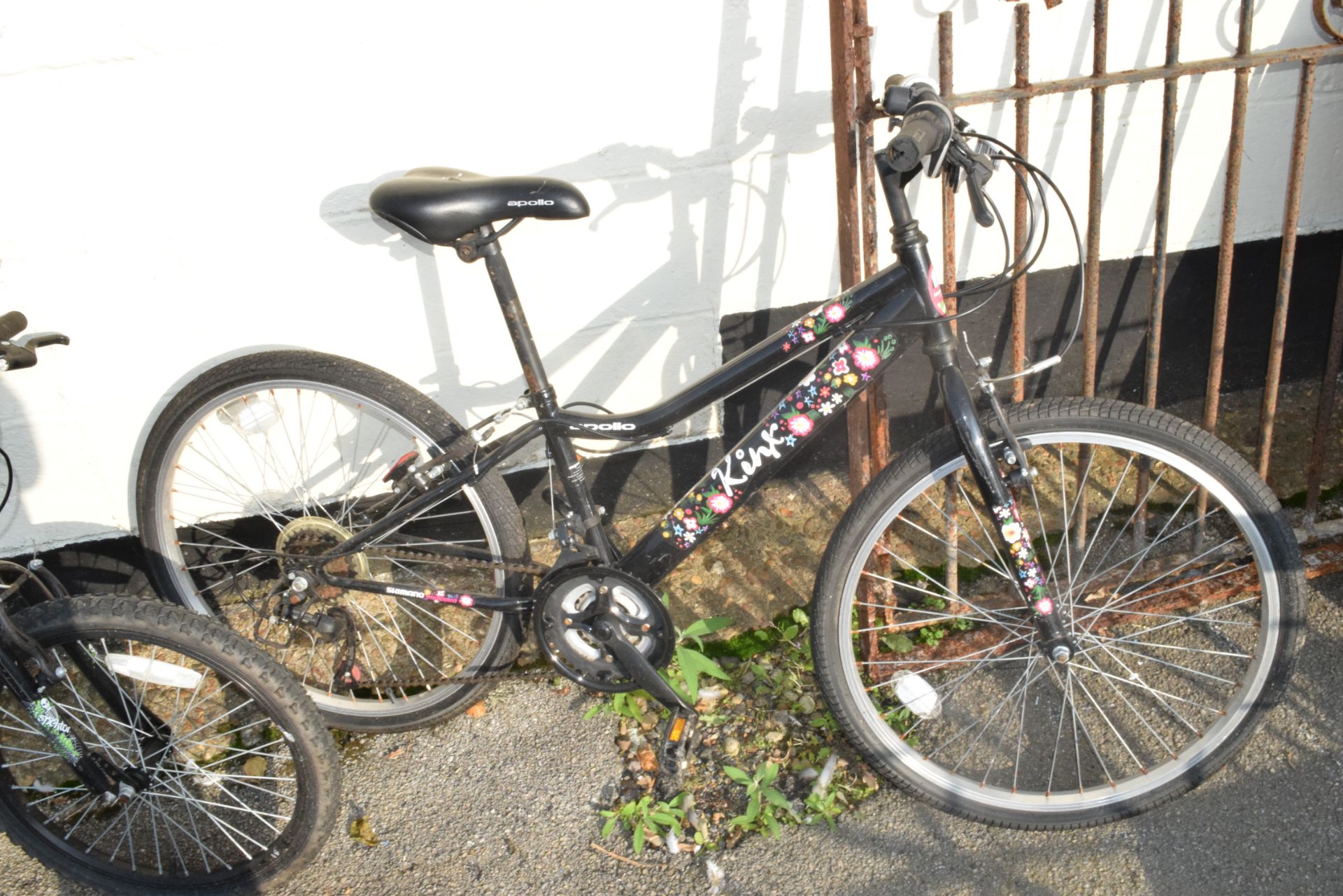 APOLLO KINX SMALL ADULT BICYCLE