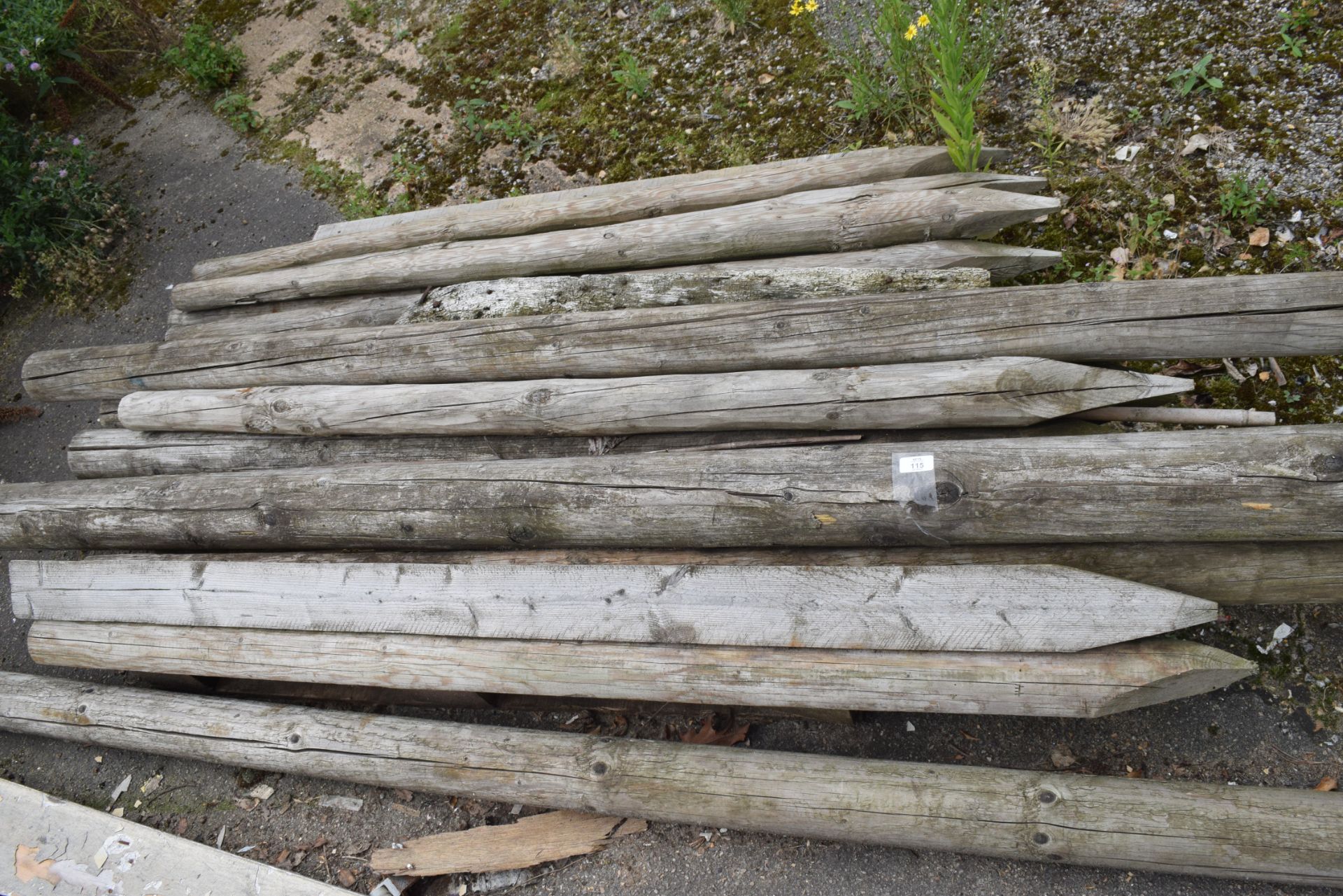 QTY OF VARYING SIZED TIMBER STAKES