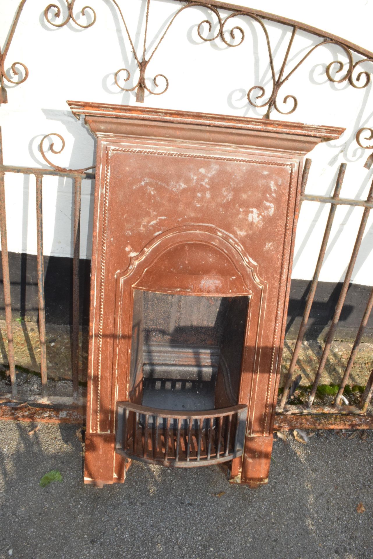 VINTAGE FIRE SURROUND, WIDTH 66CM, HEIGHT 100CM