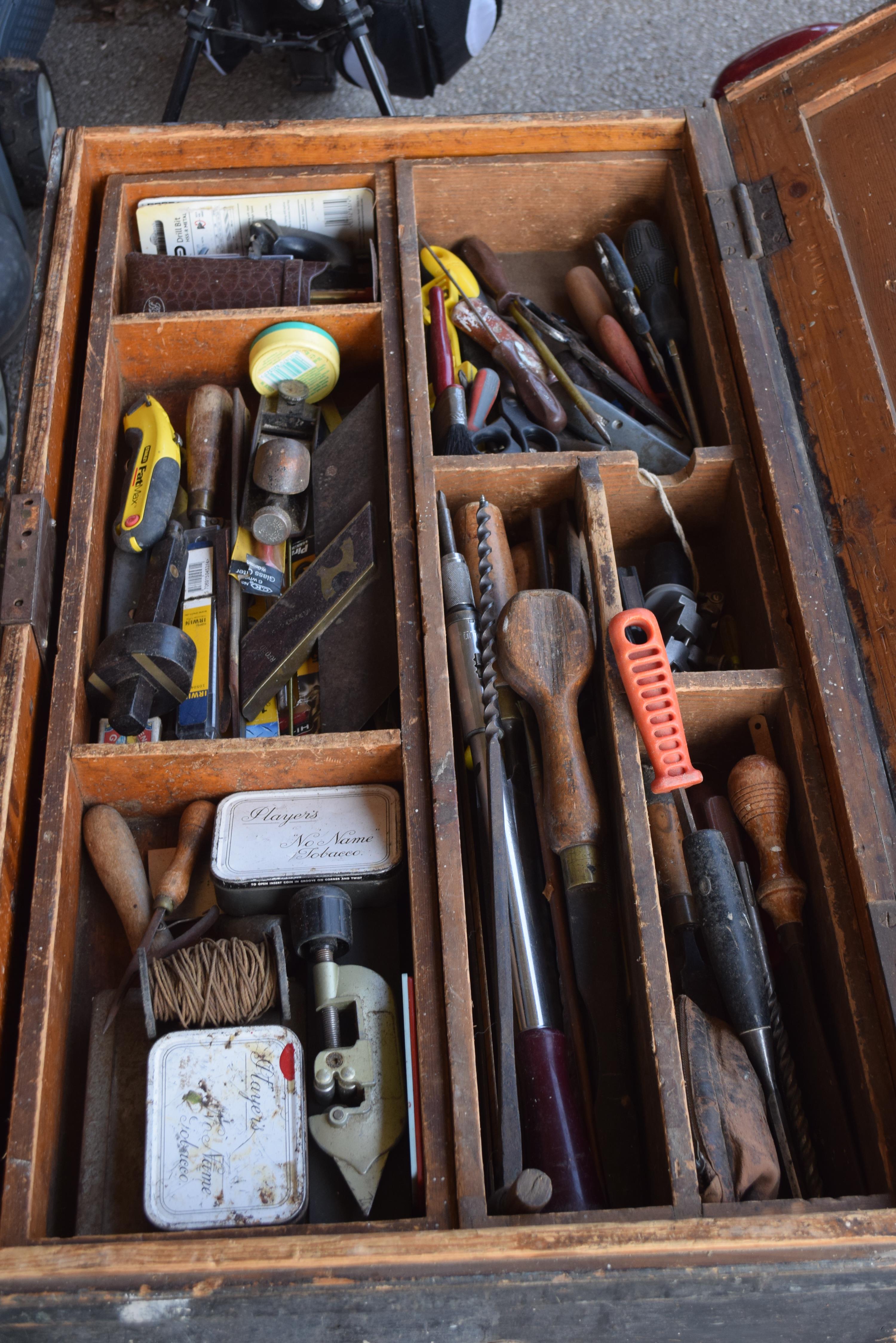 LARGE TOOLBOX TO INCLUDE LARGE QTY OF HAND TOOLS - Image 2 of 3