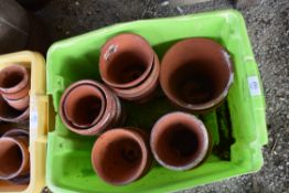 QTY OF TERRACOTTA GARDEN POTS