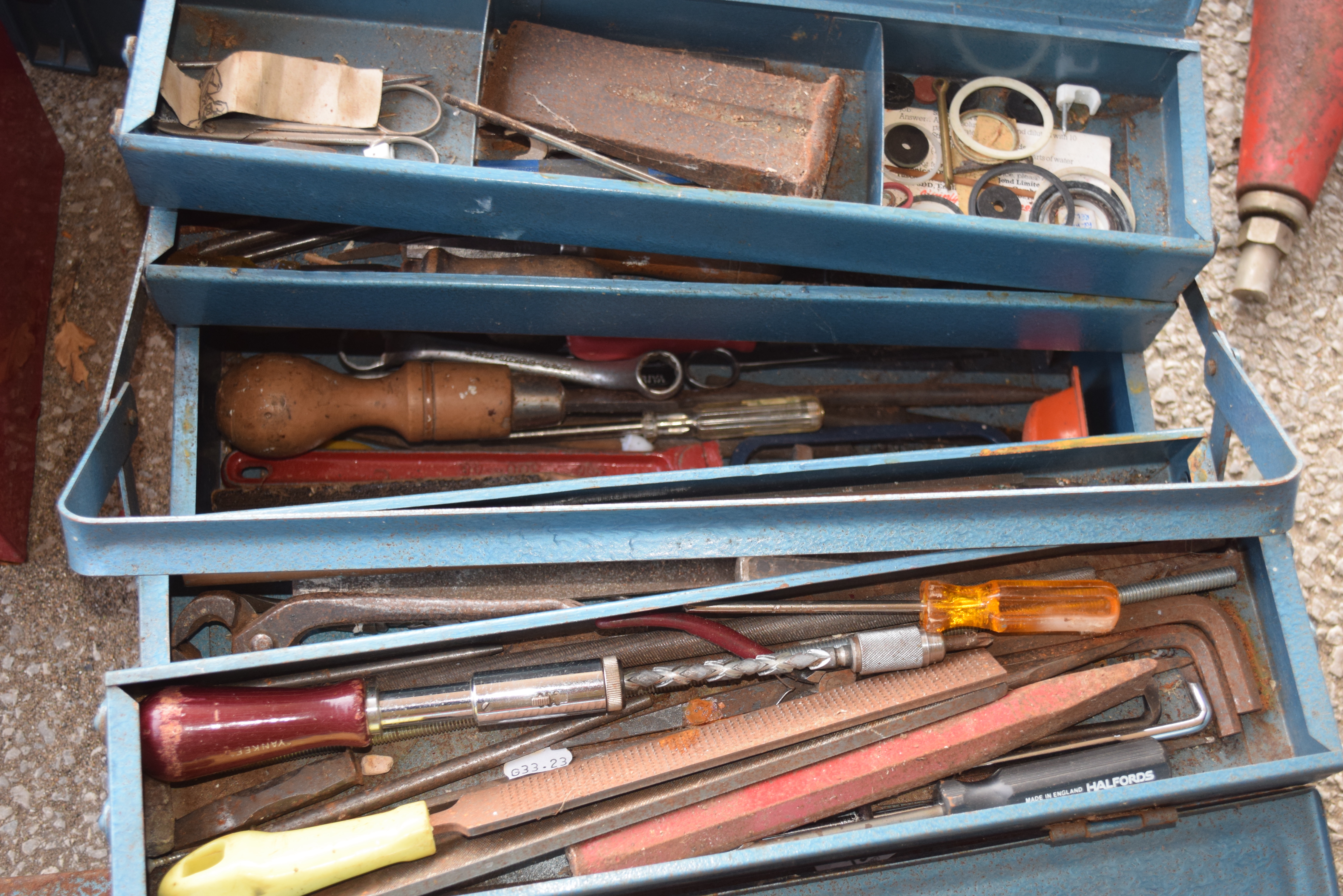 Metal tool box inc tools - Image 2 of 2