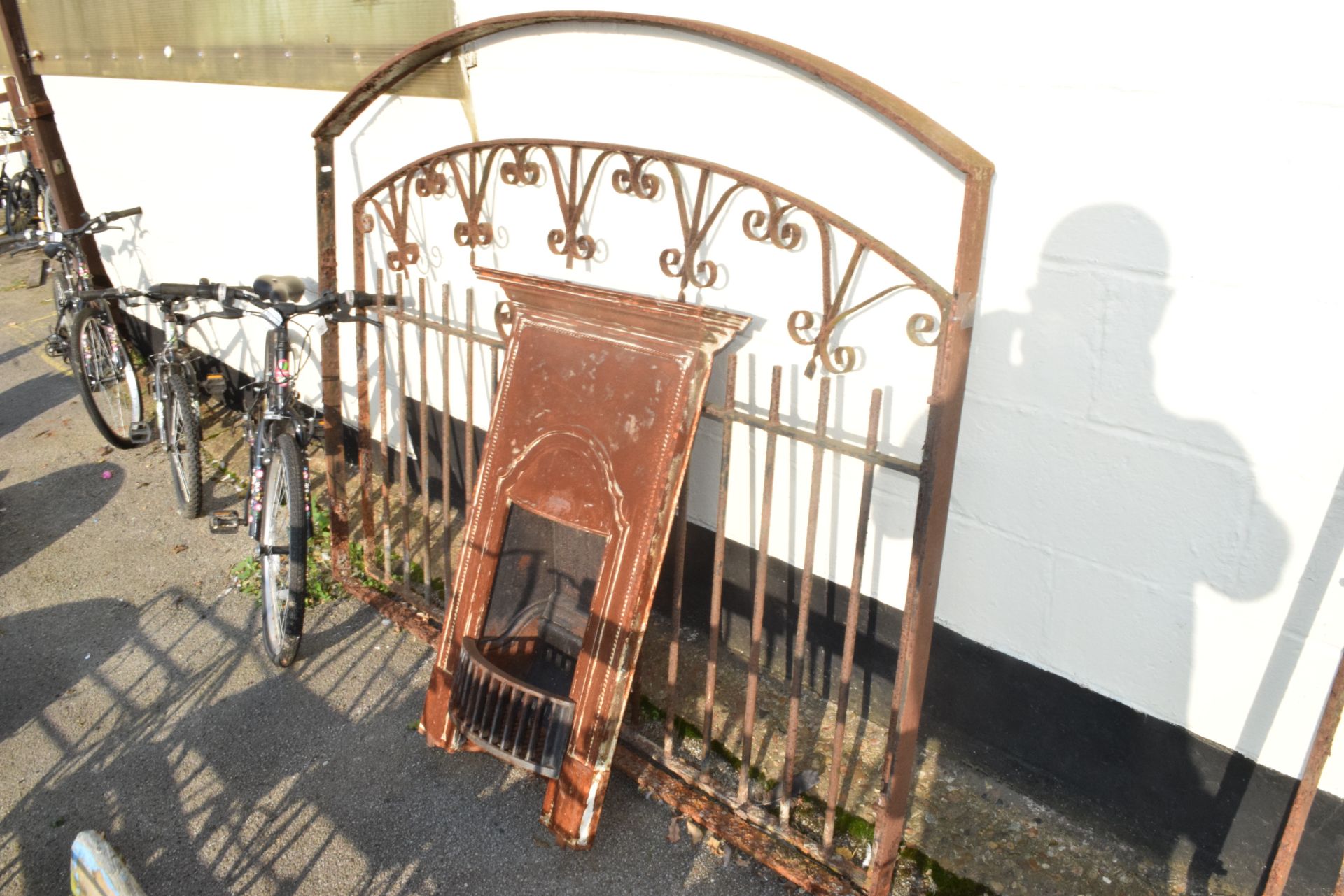 PAIR OF IRON DECORATIVE RAILINGS, WIDTH 184CM, HEIGHT 145CM - Image 2 of 2