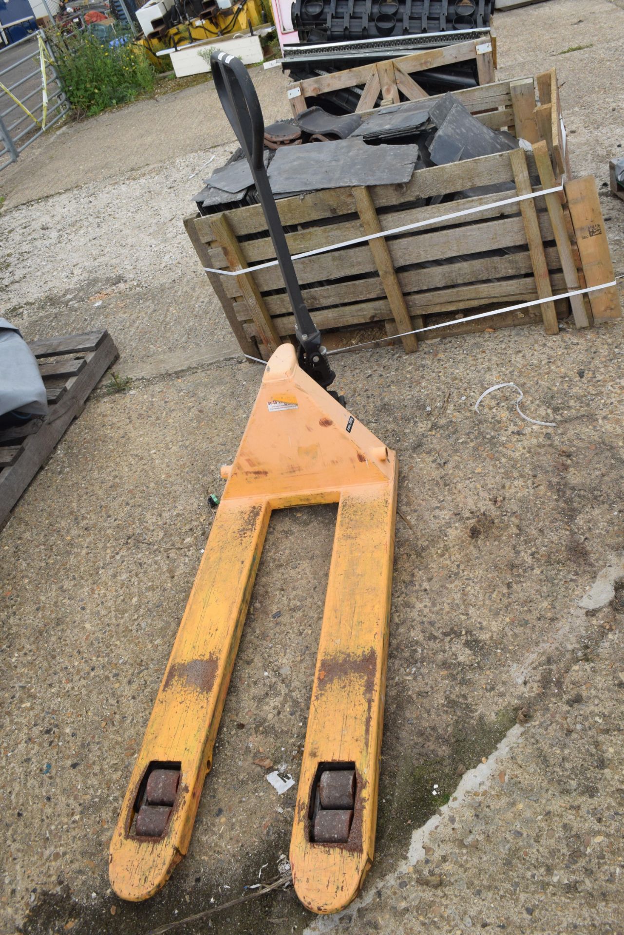 PALLET TRUCK