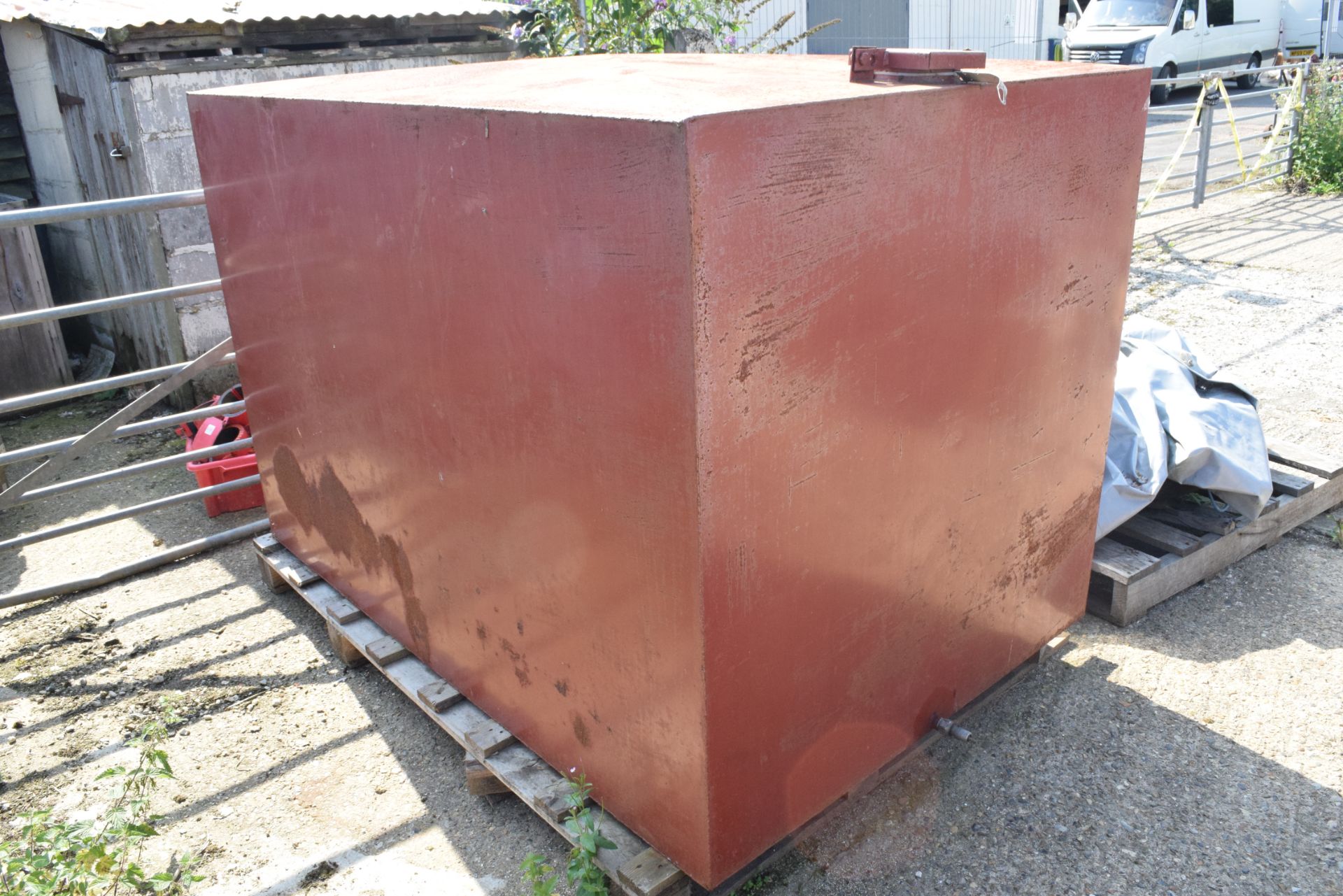 LARGE OIL TANK 185CM X 125CM X 123CM