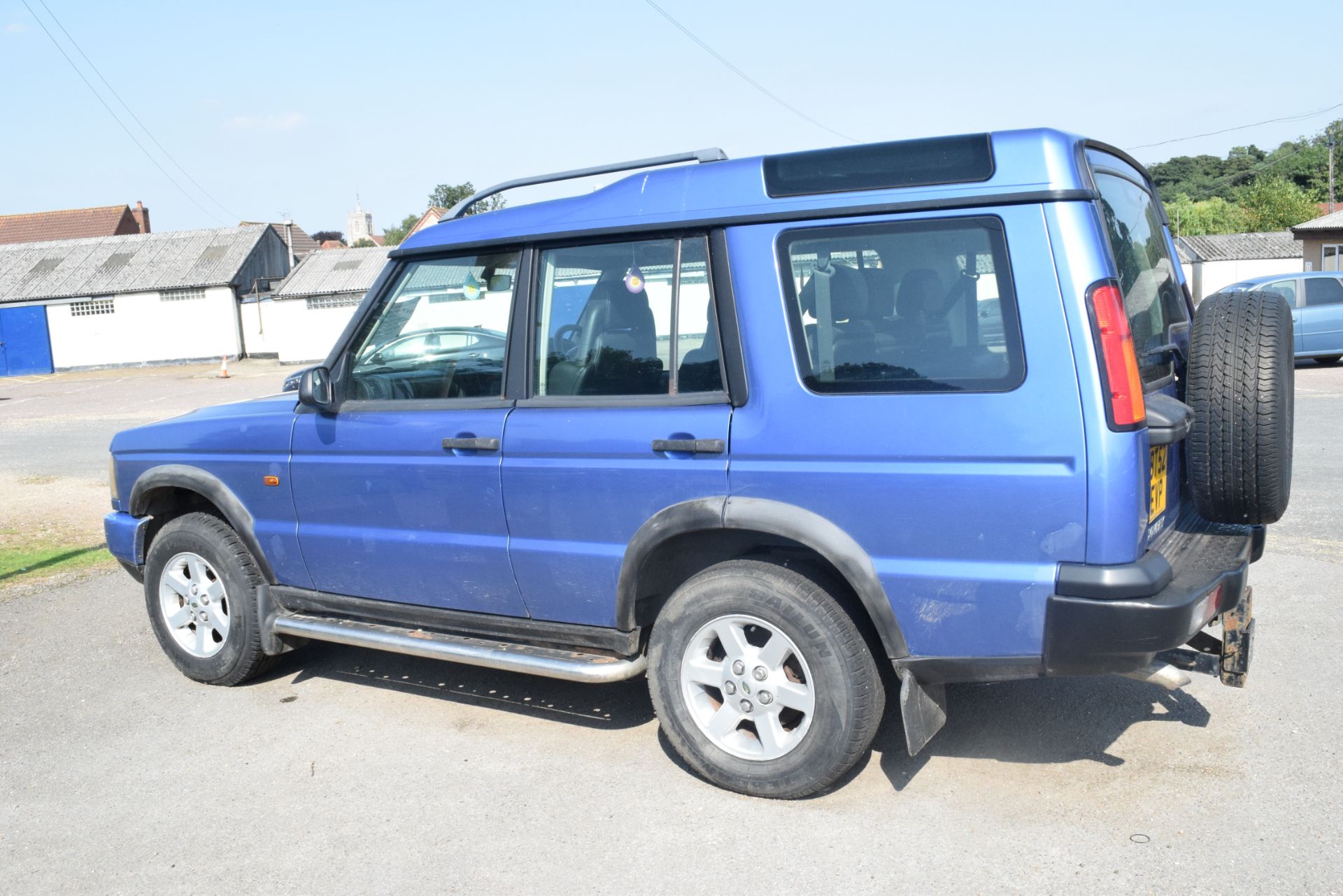 LAND ROVER DISCOVERY DIESEL 2.5TD5 GS 7-seat 5 door - Image 3 of 3