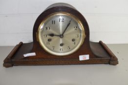 EARLY 20TH CENTURY OAK CASED MANTEL CLOCK