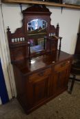 AMERICAN WALNUT LATE 19TH CENTURY CHIFFONIER WITH MIRRORED BACK AND A BASE WITH TWO DOORS AND TWO
