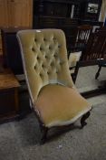 VICTORIAN MAHOGANY FRAMED AND BUTTON BACK UPHOLSTERED NURSING CHAIR WITH FRONT CABRIOLE LEGS, 93CM