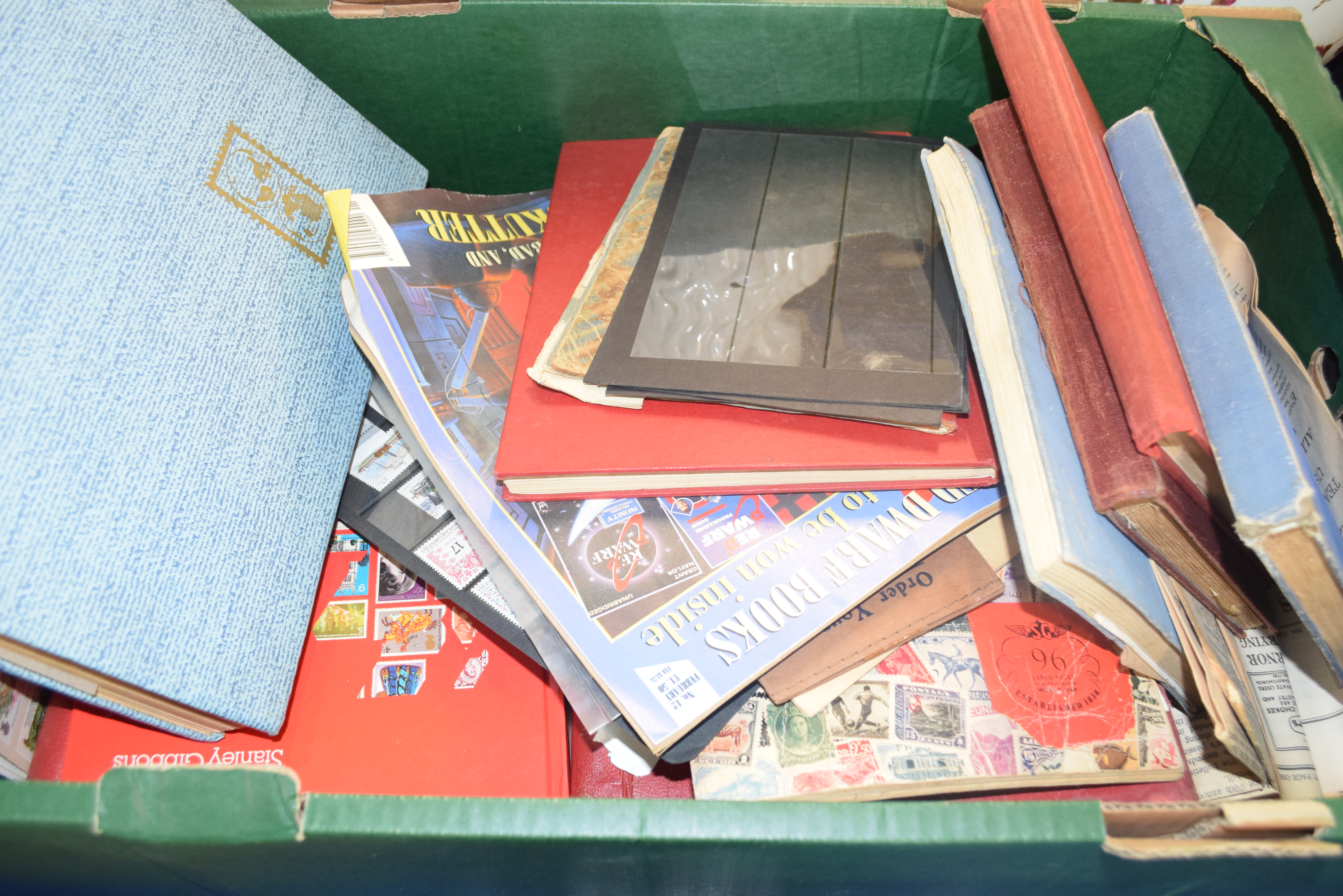 BOX CONTAINING MIXED STAMP ALBUMS