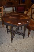LATE VICTORIAN OCTAGONAL OCCASIONAL TABLE ON TURNED FRAME, 73CM WIDE