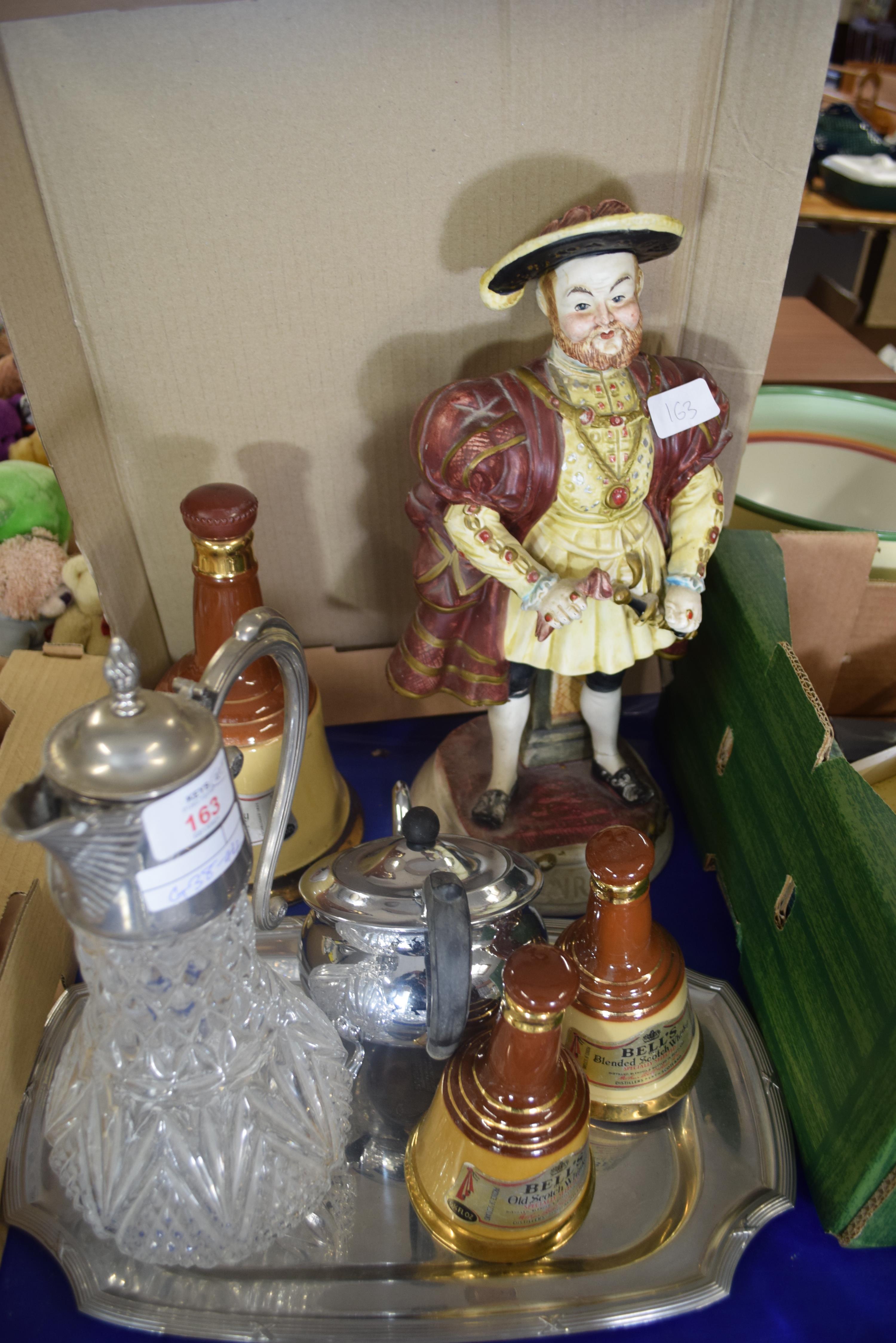 MIXED LOT OF CAPO DI MONTE OF HENRY VIII, MODERN CLARET JUG, WADE WHISKY BELLS AND A CHROME FINISHED