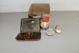 MIXED LOT: TORTOISESHELL EFFECT VANITY BOX, SMALL PLATED PILL BOX WITH CHERUB DECORATION AND A NACRE