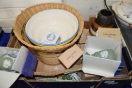 BOX OF MIXED ITEMS TO INCLUDE SHERRATT & SIMPSON BOXED MODELS, WICKER BASKETS, BOXED WEDGWOOD