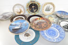 MIXED LOT OF COLLECTORS PLATES TO INCLUDE A RANGE OF NELSON AND GREAT BRITISH SEA BATTLES