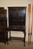 EDWARDIAN MAHOGANY SIDE CABINET WITH GLAZED TOP SECTION OVER A BASE WITH TWO DRAWERS AND A SHELF,