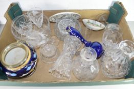 BOX CONTAINING MIXED CLEAR GLASS WARES TO INCLUDE BOWLS, VASES, DECANTERS ETC PLUS FURTHER BLUE