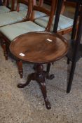 20TH CENTURY MAHOGANY WINE TABLE RAISED ON TURNED COLUMN AND TRIPOD BASE, TOP 44CM DIAM