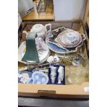 BOX OF MIXED CERAMICS, TABLE LAMP ETC