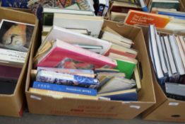 BOX OF MIXED BOOKS TO INCLUDE GUINNESS BOOK OF RECORDS, ILLUSTRATED HISTORY OF MAGIC