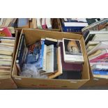 BOX OF MIXED BOOKS, ROMAN ART AND ARCHITECTURE, TOMB OF TUT ANKHAMUN