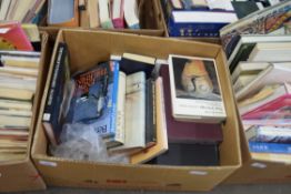 BOX OF MIXED BOOKS, ROMAN ART AND ARCHITECTURE, TOMB OF TUT ANKHAMUN