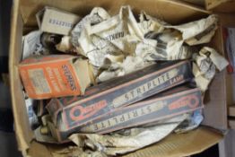 BOX OF VINTAGE LIGHT BULBS