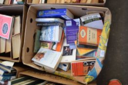 BOX OF BOOKS TO INCLUDE PENGUIN AND OTHER NOVELS