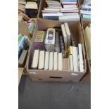 BOX OF MIXED BOOKS TO INCLUDE A COLLECTION OF WINSTON CHURCHILL'S THE SECOND WORLD WAR AND OTHER WAR