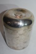 Mid-20th century silver plated ice bucket by Aldo Tura for Macabo Cusano Milanino, the bucket of