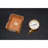 Small brass cased pressure gauge measuring up to 200lbs per sq in, 5.5cm diam