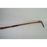 Antique riding crop with horn handle and silver collar, bearing London hallmarks, 68cm long
