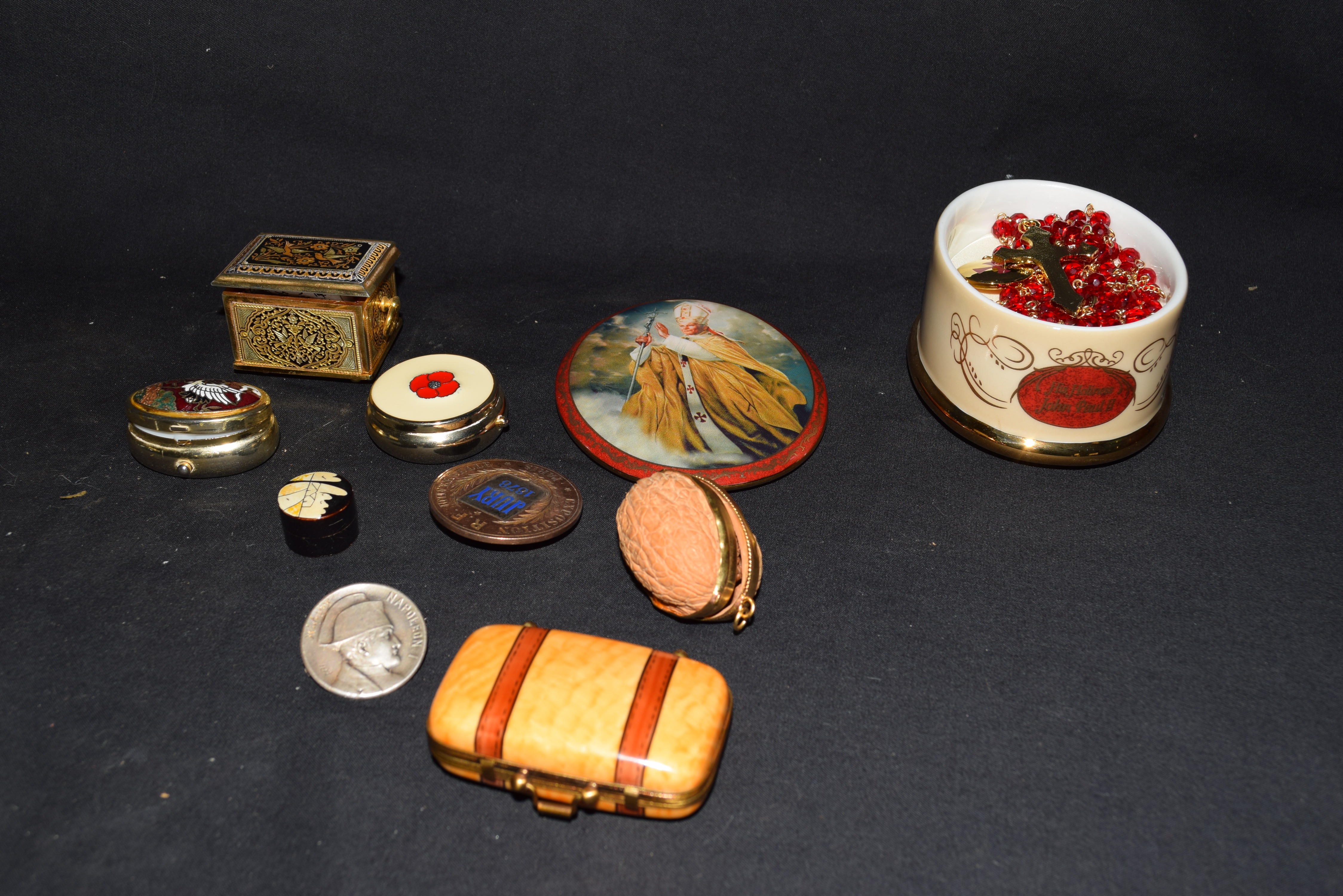 Mixed lot comprising a Ralph W Cowan memorial porcelain rosary box, together with a further metal