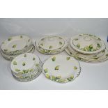 Quantity of Wedgwood dinner wares in Art Deco style comprising six dinner plates, side plates, two